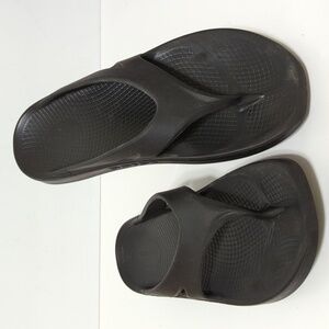 OOfos OOriginal Sport sandals. Unisex Women's size 14/ men's size 12